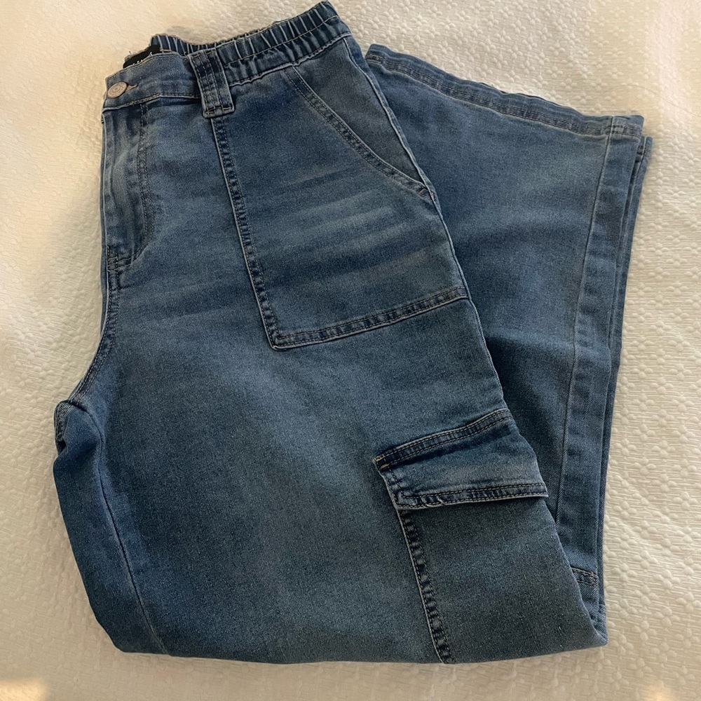 Almost Famous Cargo Jeans